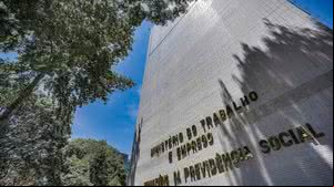 Ministério da Previdência terá concurso com 250 vagas e salário inicial de R$ 15 mil - Rafa Neddermeyer/Agência Brasil