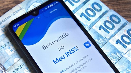 Todos os serviços e informações sobre benefícios devem ser ados apenas pelos canais oficiais, como o site, o Aplicativo Meu INSS ou o telefone 135. - Foto: Agência Brasil